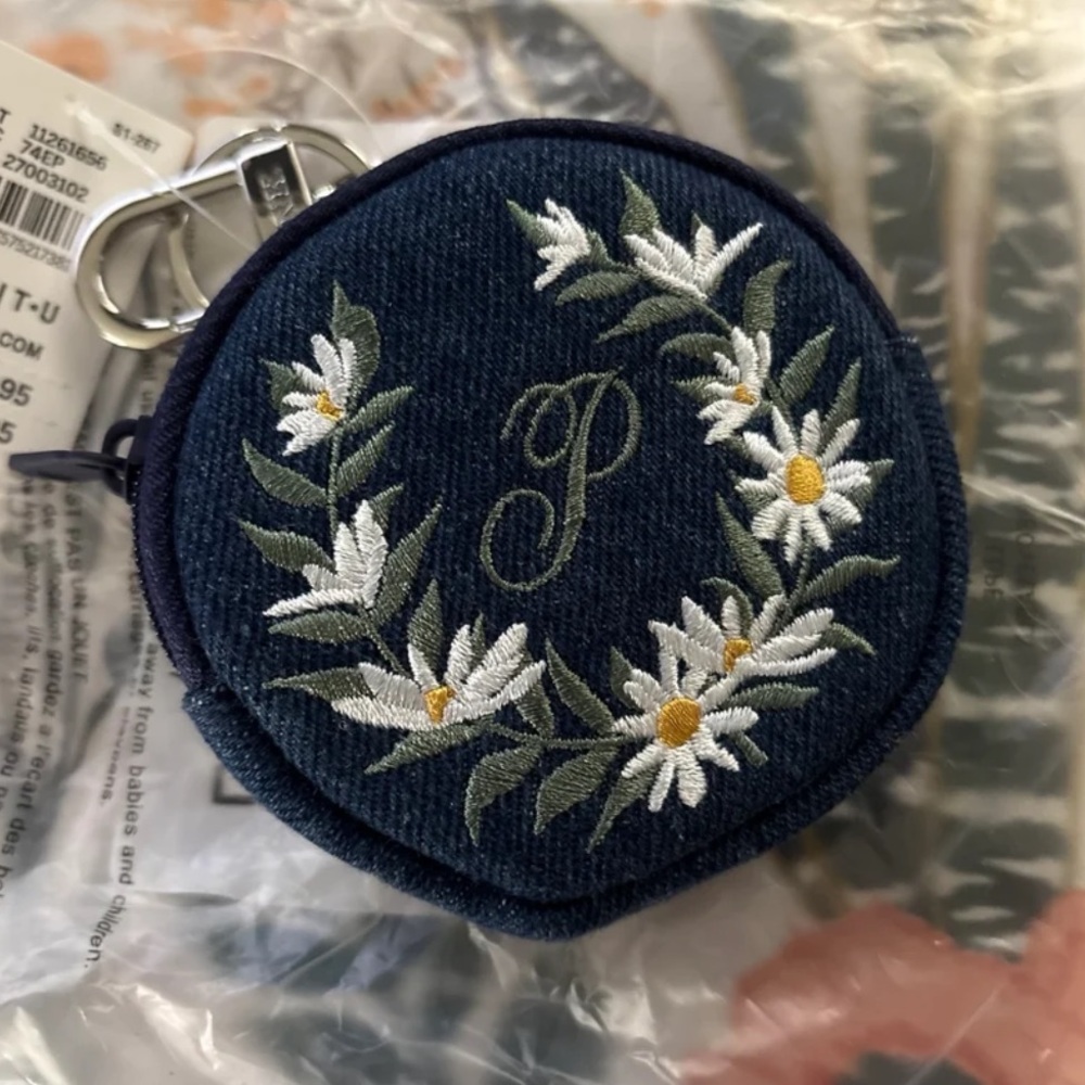 Victoria Secret PINK change/coin purse with carabiner & zipper attachment. NWT